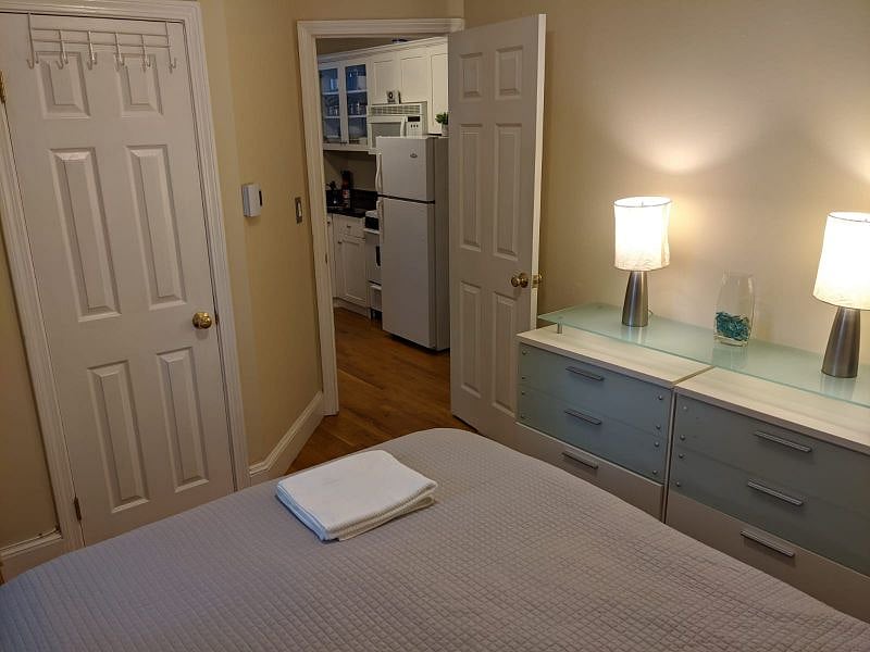 Furnished rentals near Boston MGH and Cambridge Harvard MIT - Text 718-426-7399