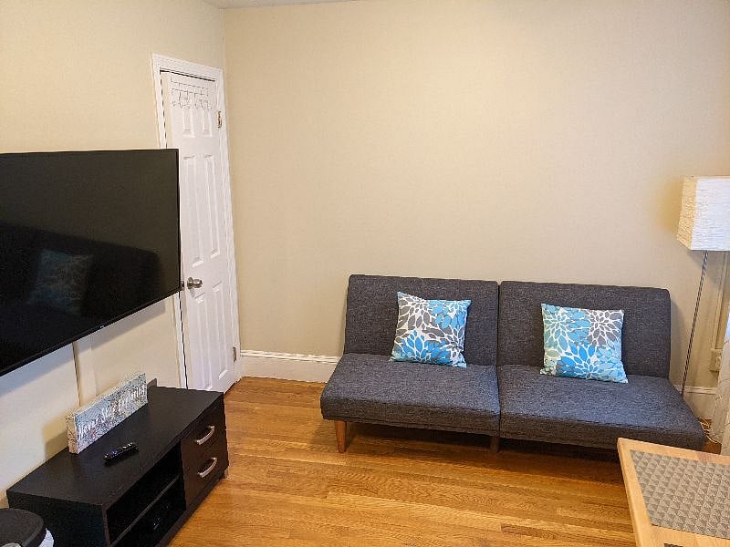 Furnished rentals near Boston MGH and Cambridge Harvard MIT - Text 718-426-7399