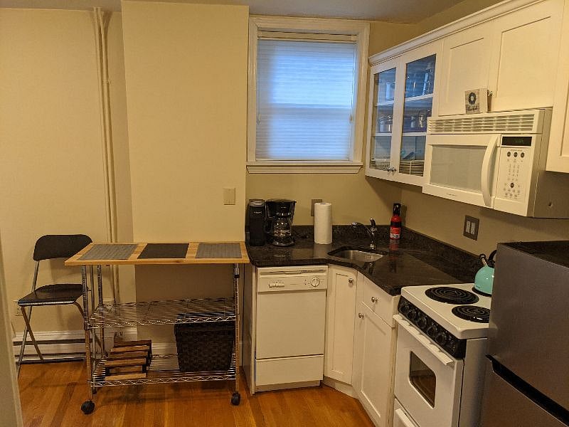Furnished rentals near Boston MGH and Cambridge Harvard MIT - Text 718-426-7399