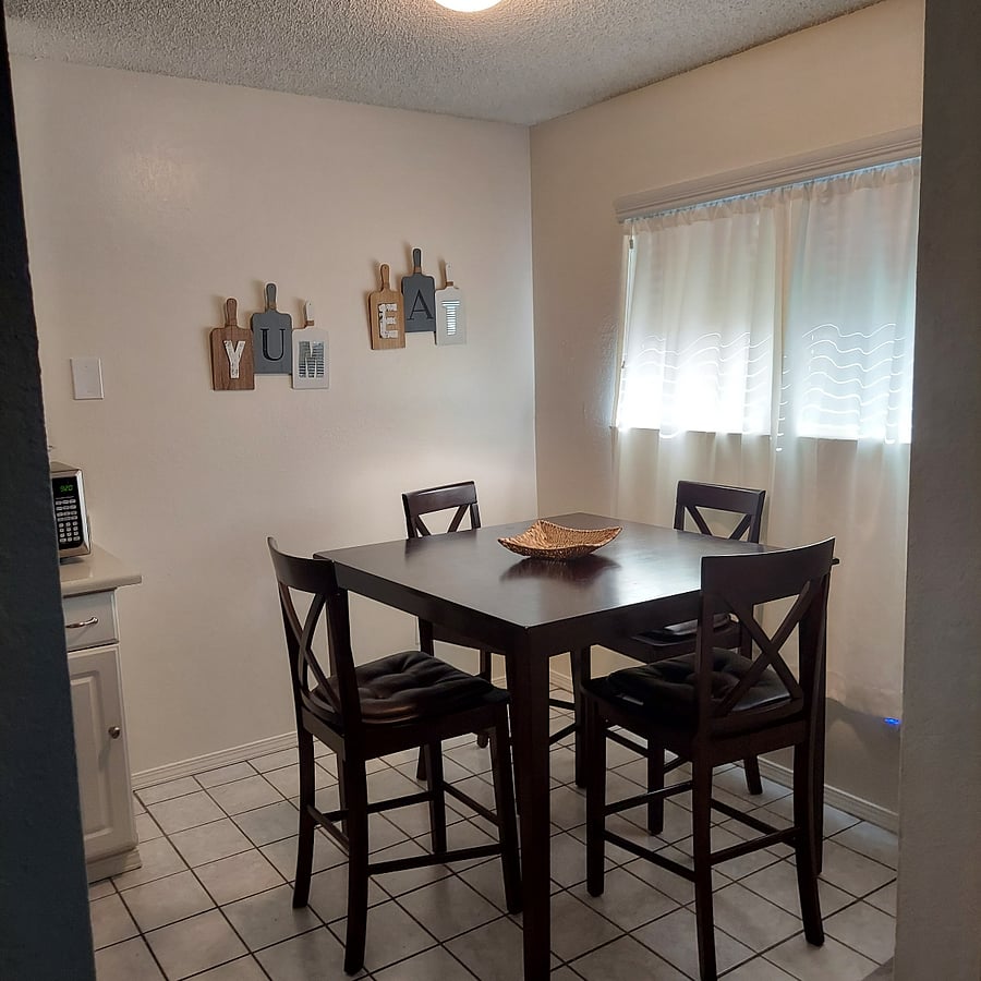 Dining Area for four.