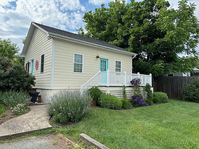 Front porch entrance