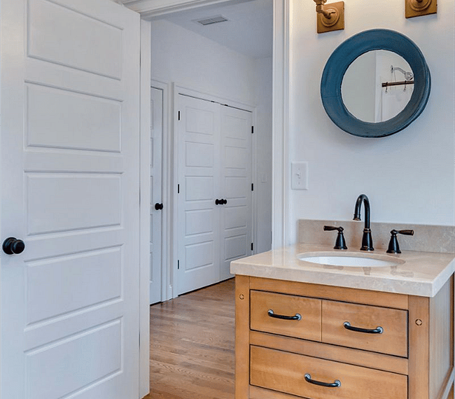Bathroom vanity