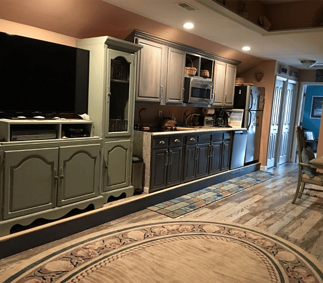 SmartTV and kitchenette