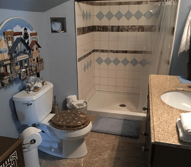 Master Bedroom bathroom
