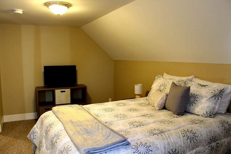 Furnished Finder property 237000_1 photo 12