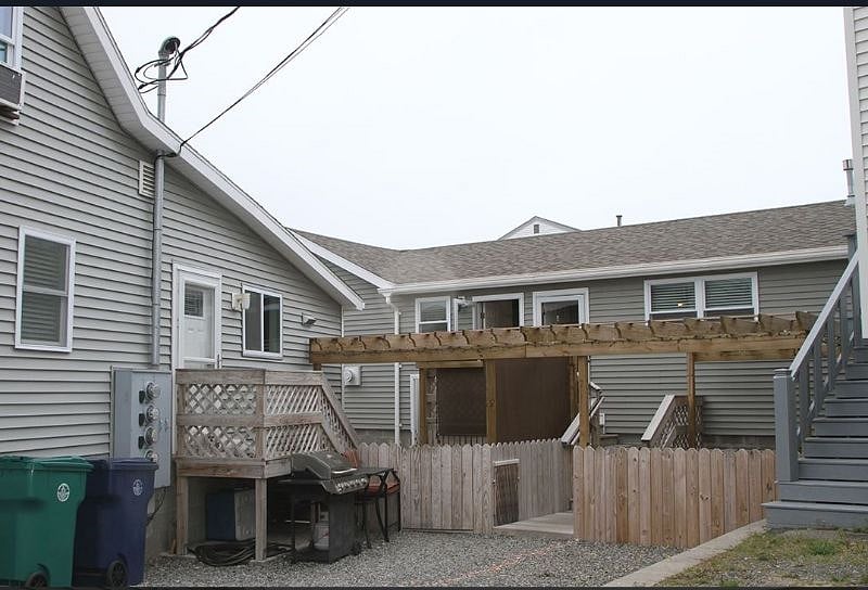 This bungalow is perfect for those not wanting to compromise on size, space, and location for the price