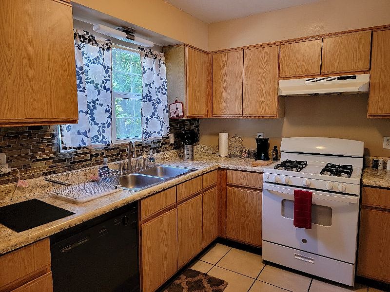Furnished Finder property 237260_2 photo 4