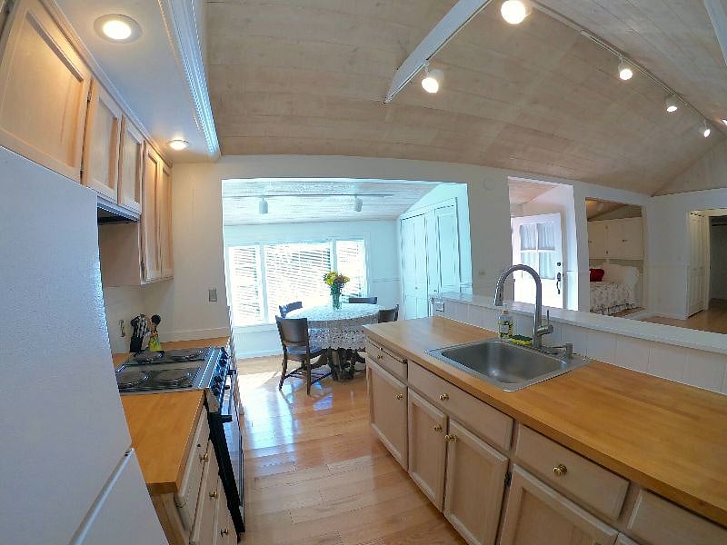 Furnished Finder property 237739_2 photo 1