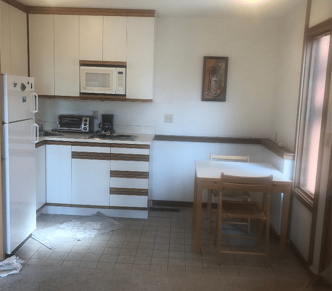 Kitchen and dining area. 
