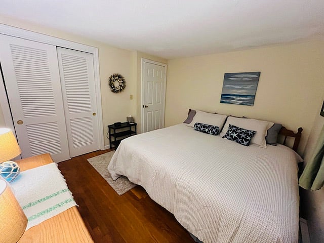 2nd bedroom set up with a king bed.