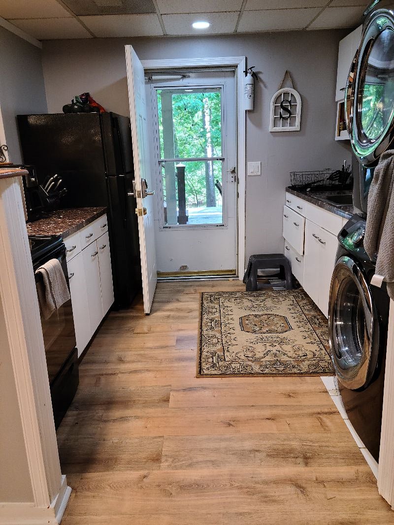Galley kitchens are convenient to cook in