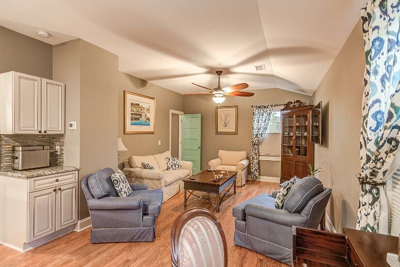 Furnished Finder property 238105_1 photo 3