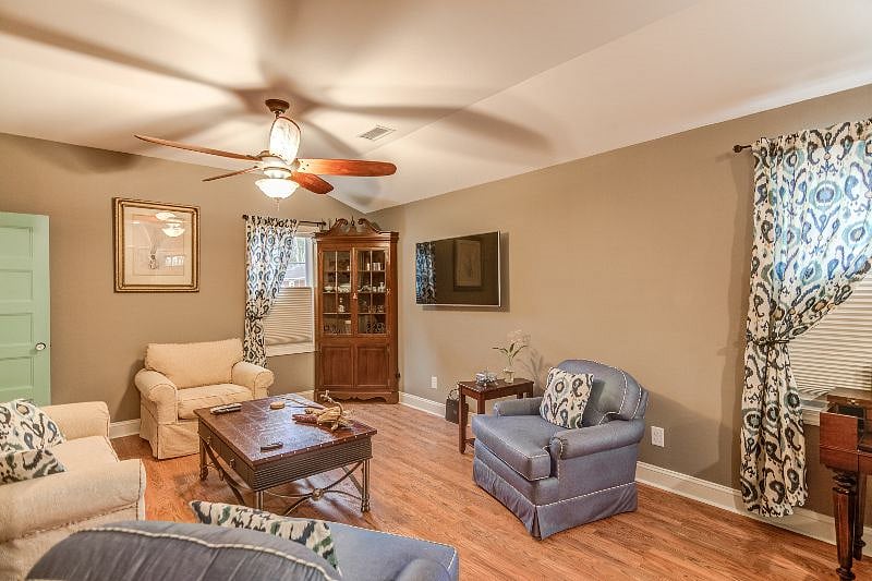 Furnished Finder property 238105_1 photo 4