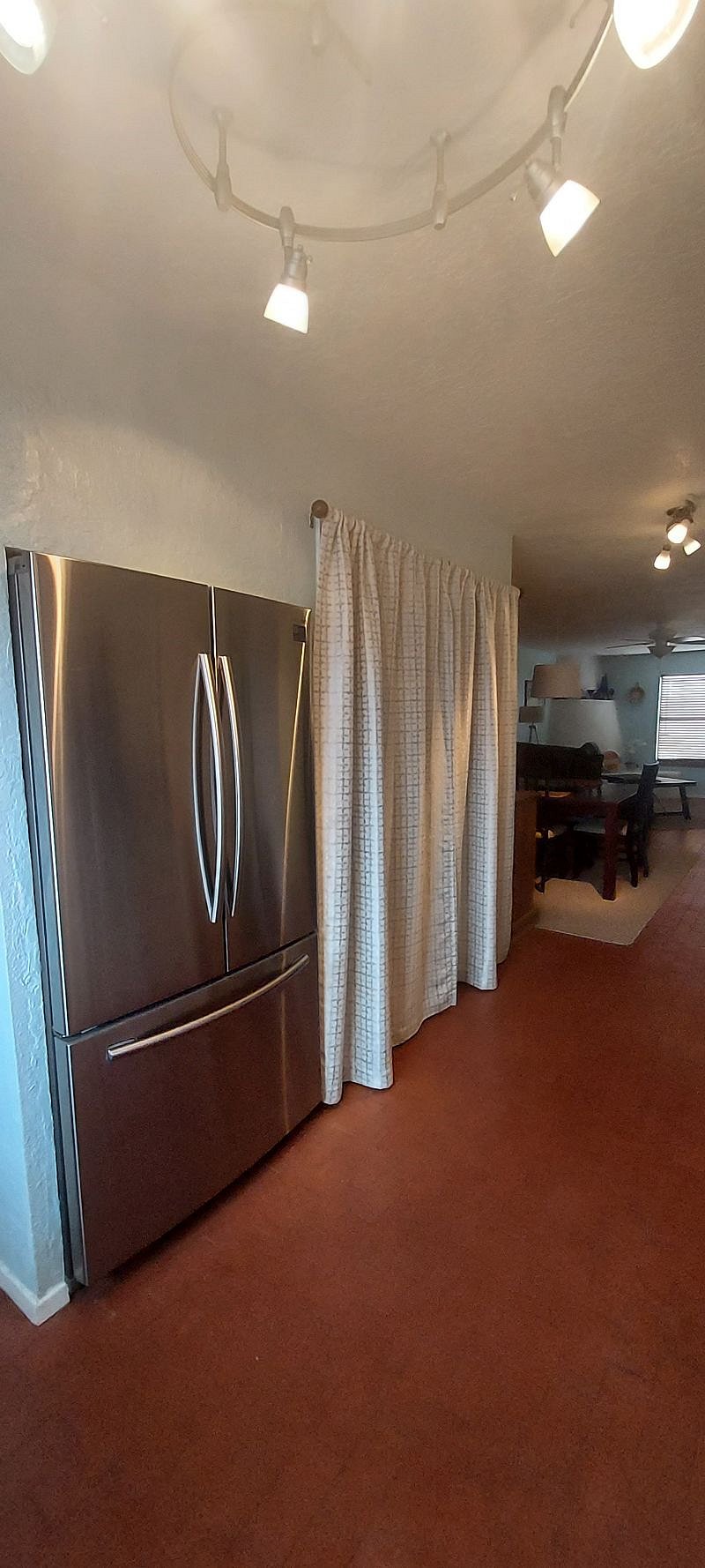Extra large refrigerator