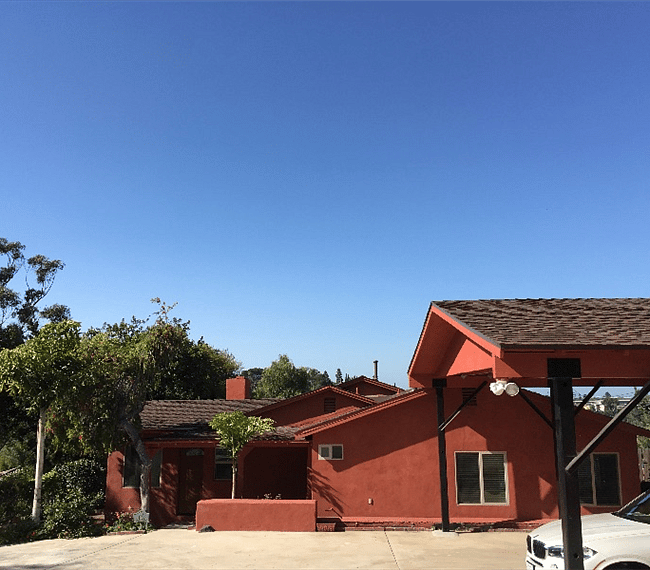 Private 2BD/2BA Cottage with Lots of Parking and Storage.