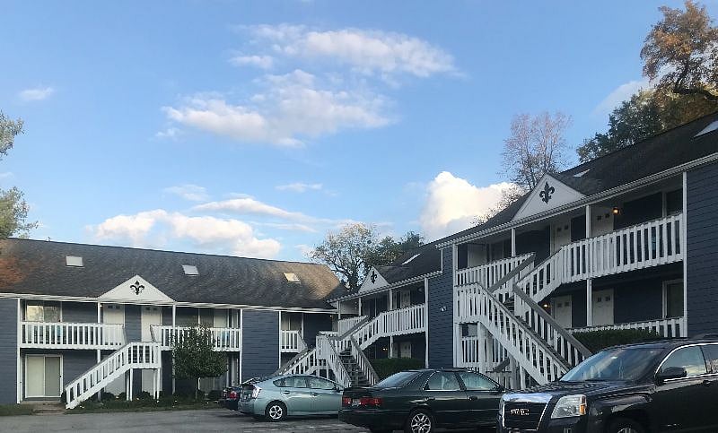 2738 BROWNSBORO RD