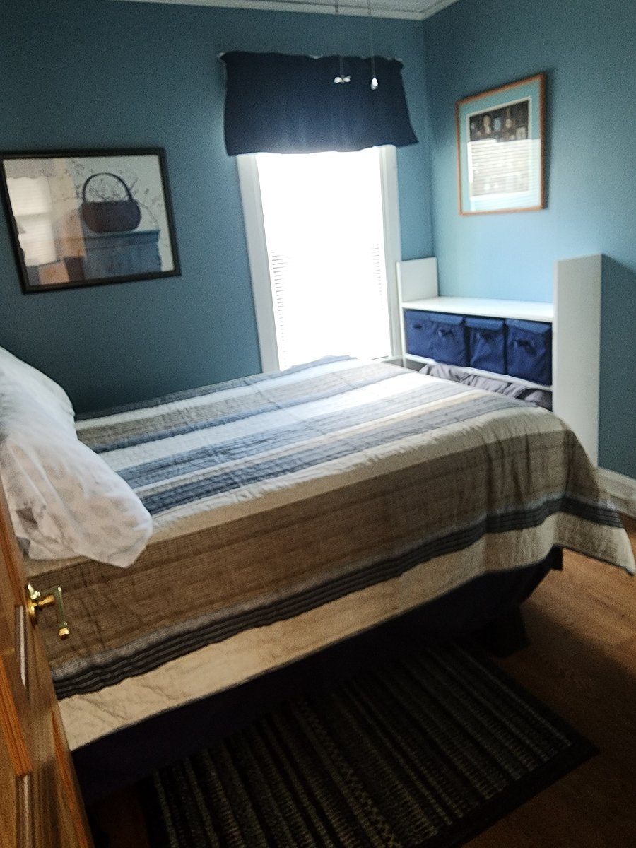 Second Bedroom
Double Bed
Closet
Luggage shelf
Compartments and shelves