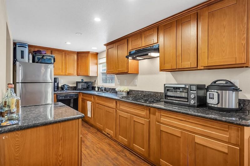Furnished Finder property 240148_2 photo 8