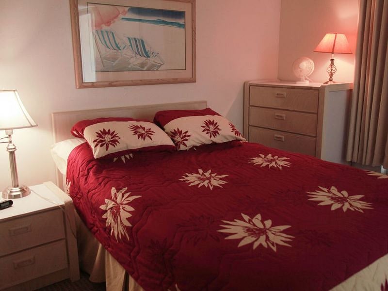2nd Bedroom Queen Bed
