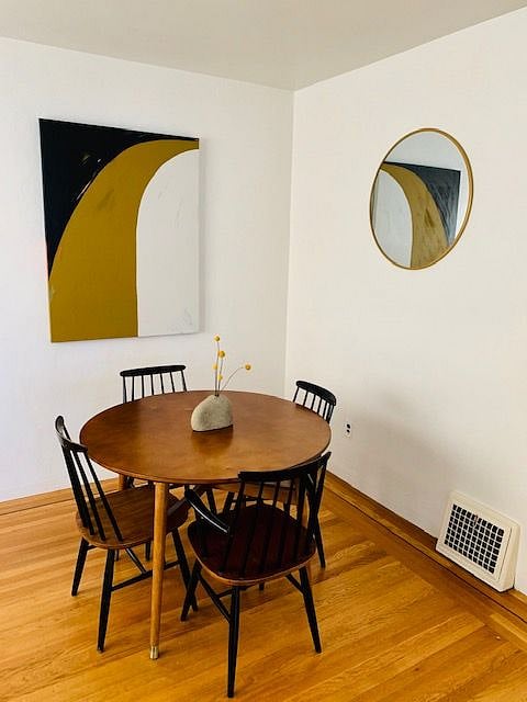 Dining table that comfortably sits 4 