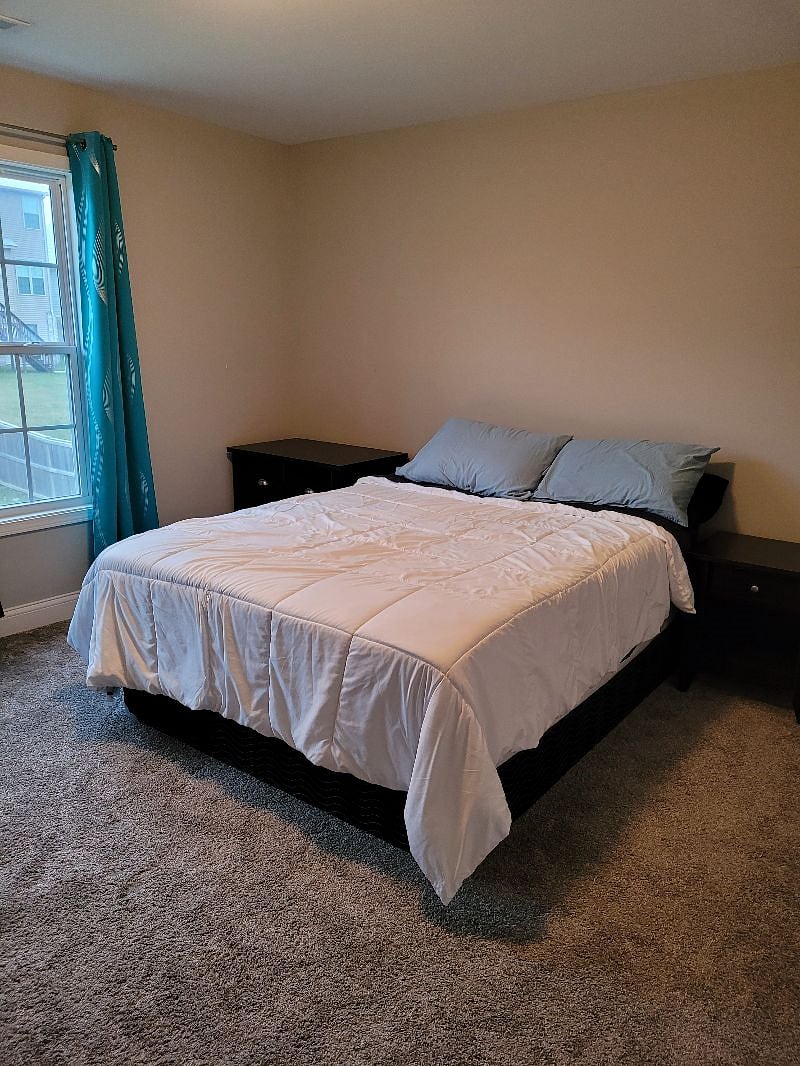 Upstairs Queen size bedroom