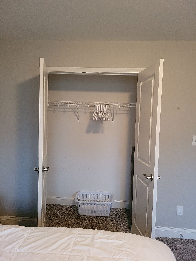 Upstairs queen size bedroom