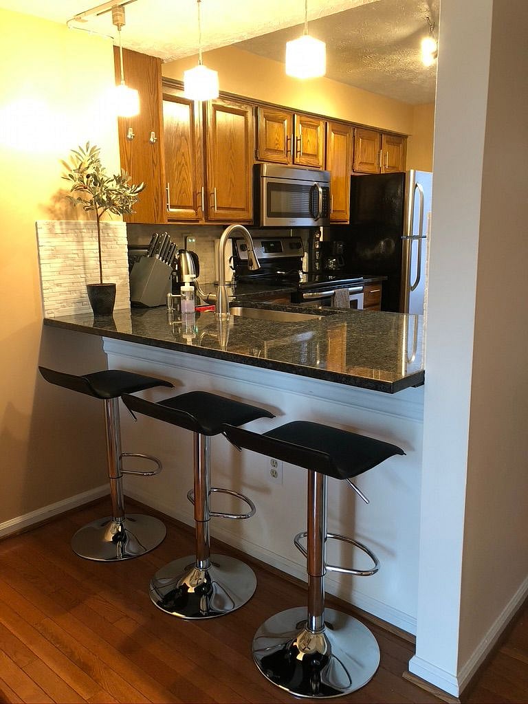 Breakfast bar