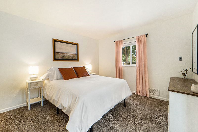 Furnished Finder property 241081_2 photo 11