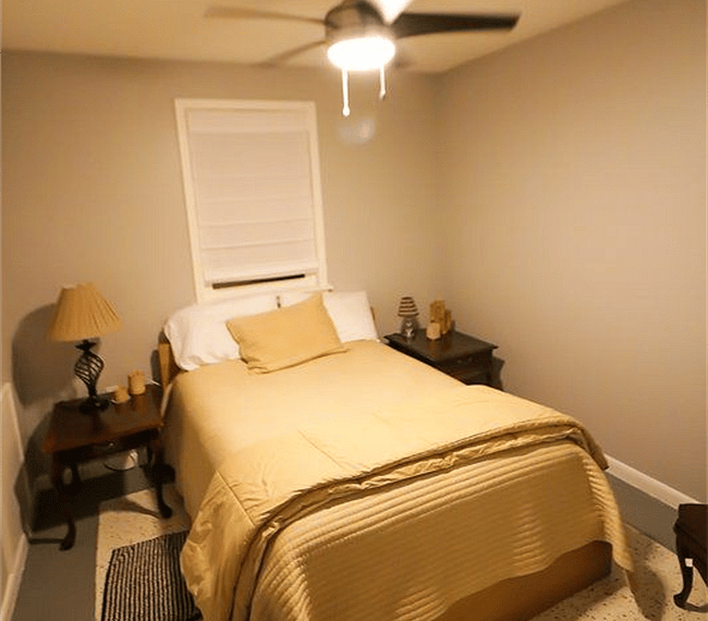 2nd bedroom FULL SIZE BED
