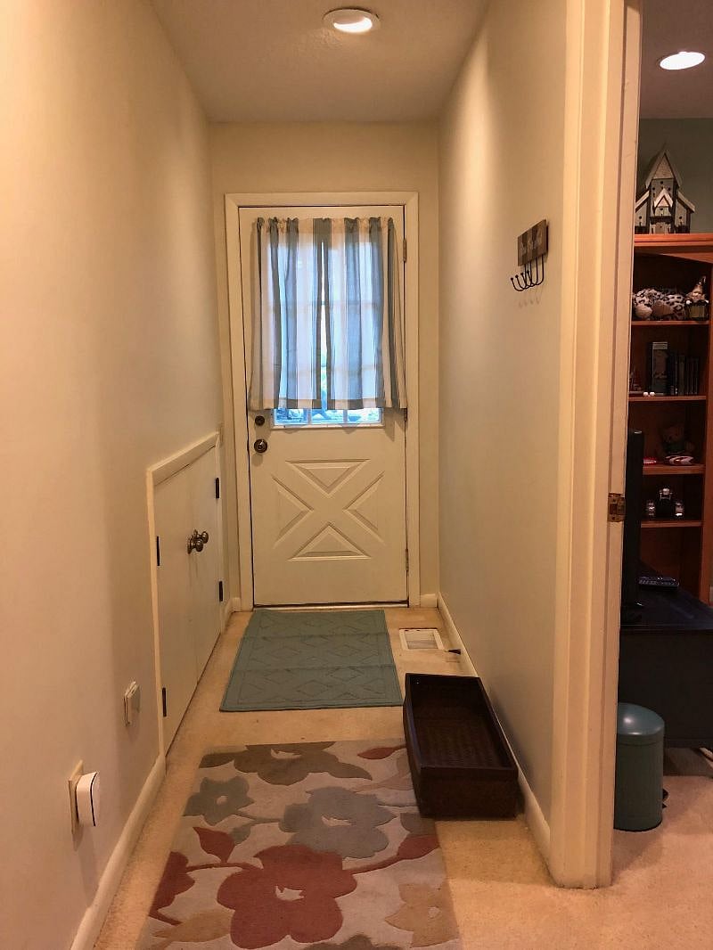 Guest entrance door from inside