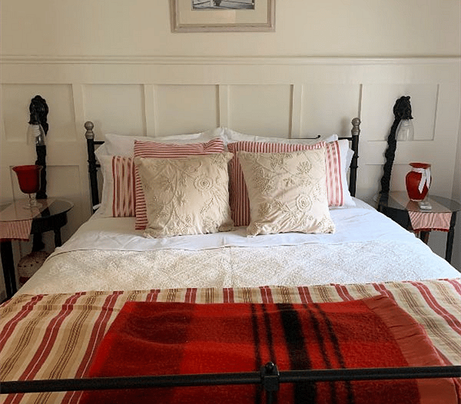 Queen size bed