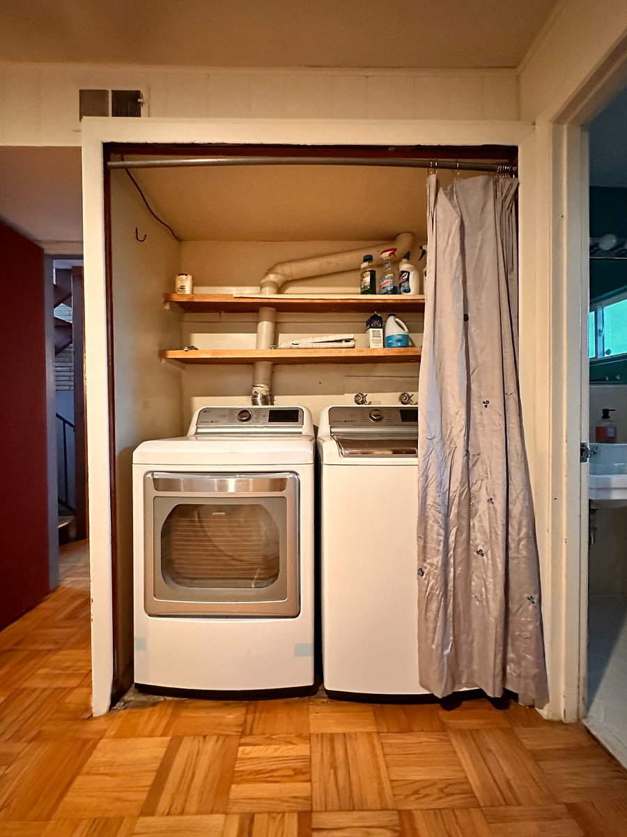 washer/dryer utility "closet"