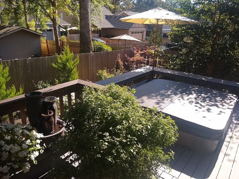 Common Area Hot Tub Spa and Deck