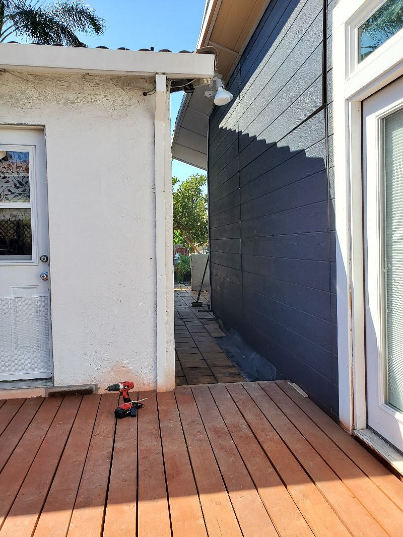 Private walk way to Master Bedroom entry/exit door
