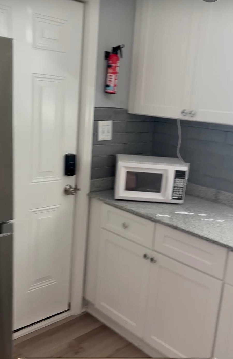 Unit 09 Kitchen 