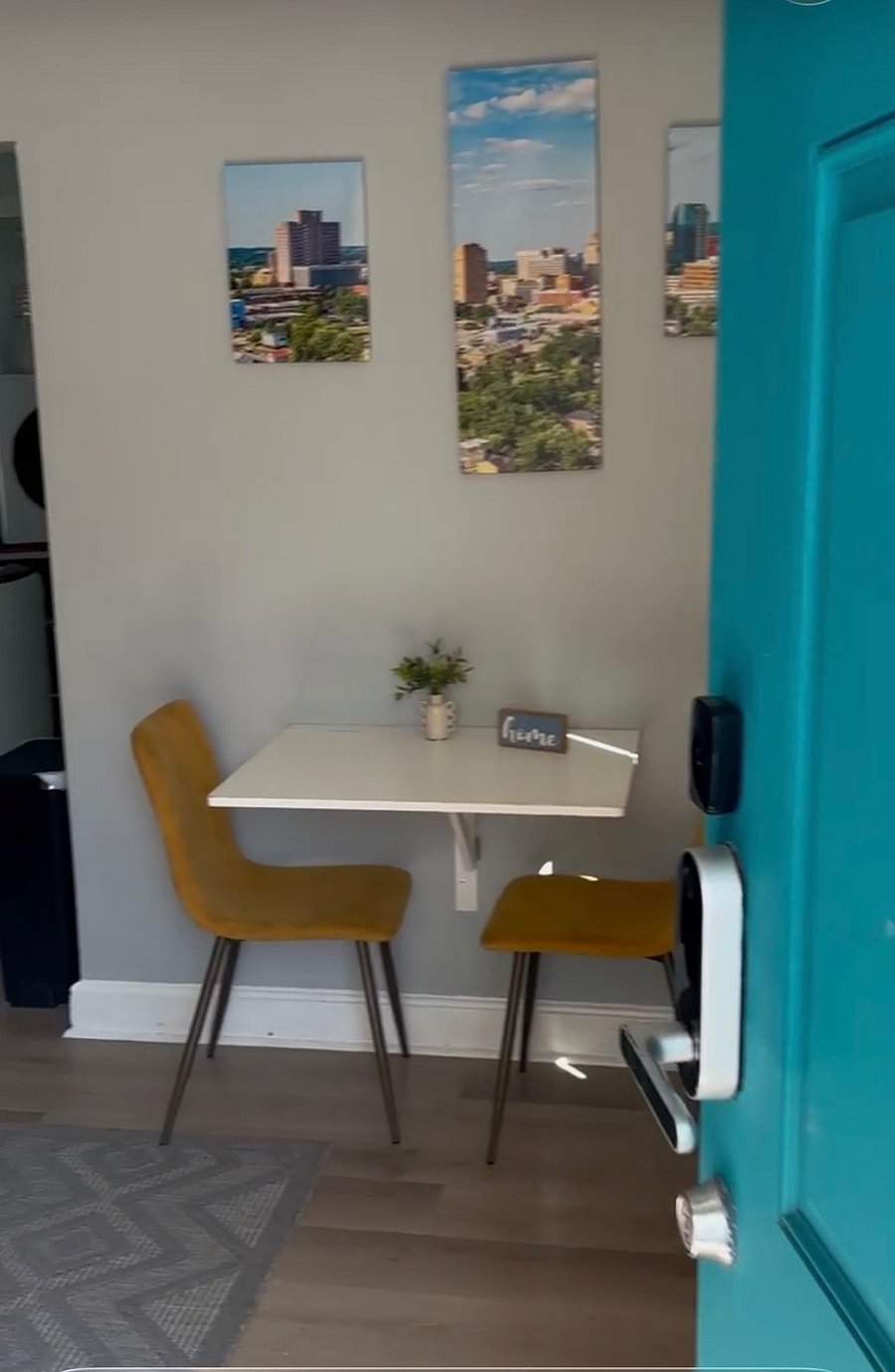 Unit 09 Kitchen table 