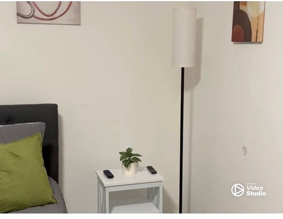 unit 07 bedroom lamp & nightstand