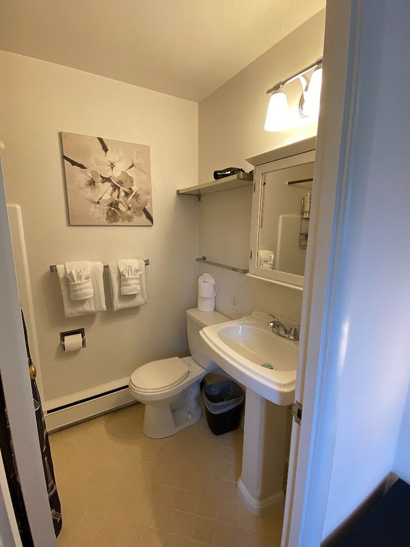 Unit 20 bathroom