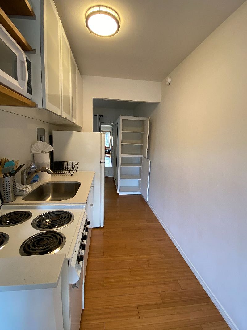 Unit 20 kitchen