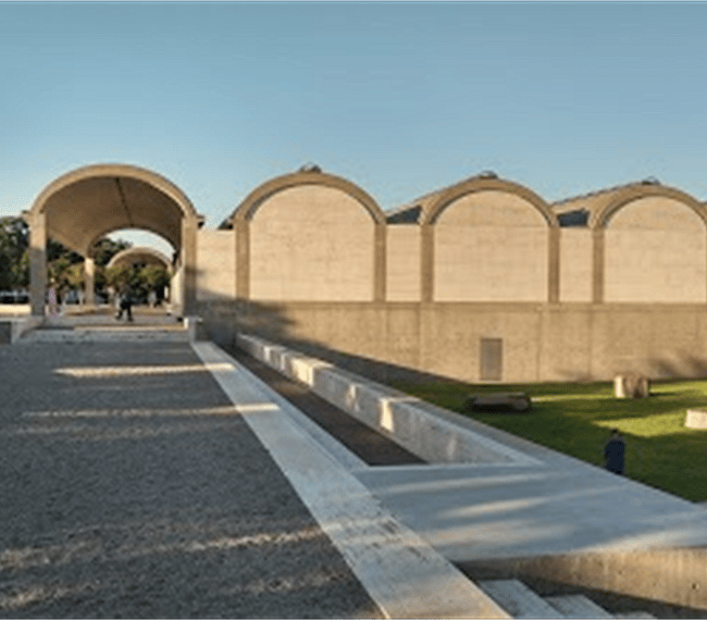 The world-renowned Kimbell Art Museum. Traveling exhibits vary. Permanent exhibit is interesting, too.