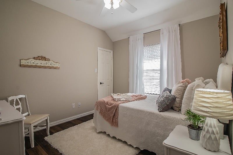 Room can be "light and bright" or block-out curtains can aid in daytime sleep.