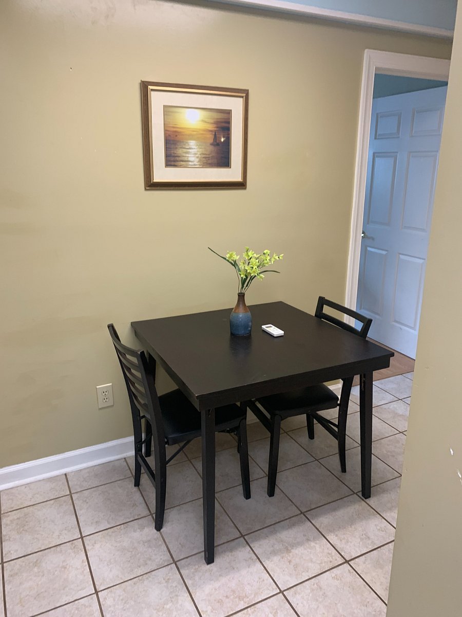 Kitchen table
