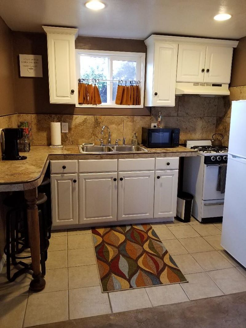 Furnished Finder property 243395_2 photo 4