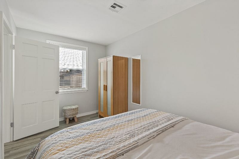 Furnished Finder property 243638_2 photo 8