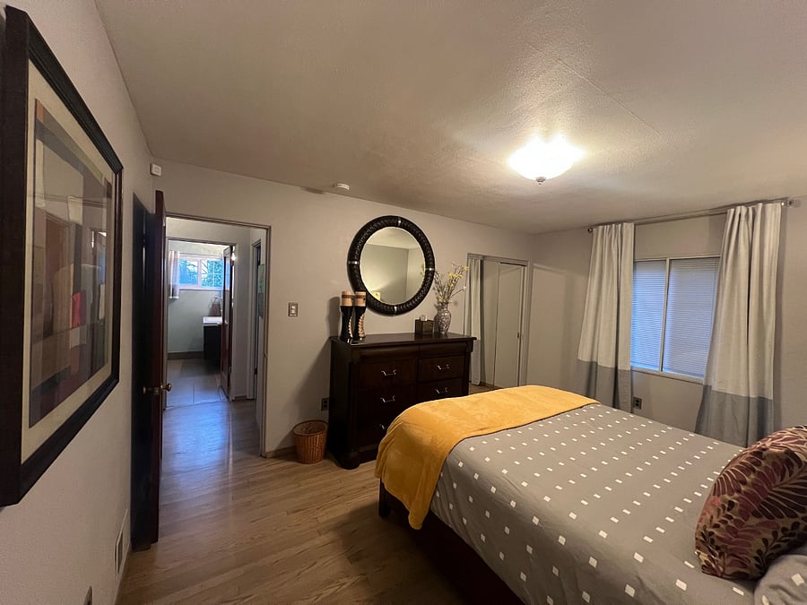 Extra large primary room
