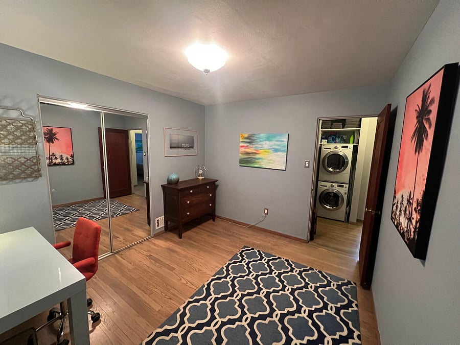 Office or yoga/exercise room