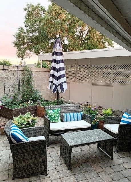 Patio area with BBQ grill
