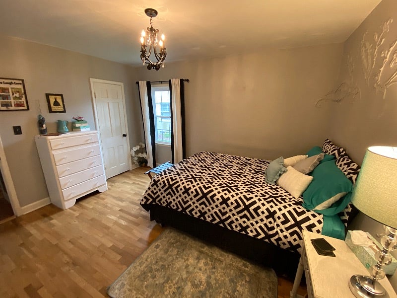 Queen Bed, First Floor