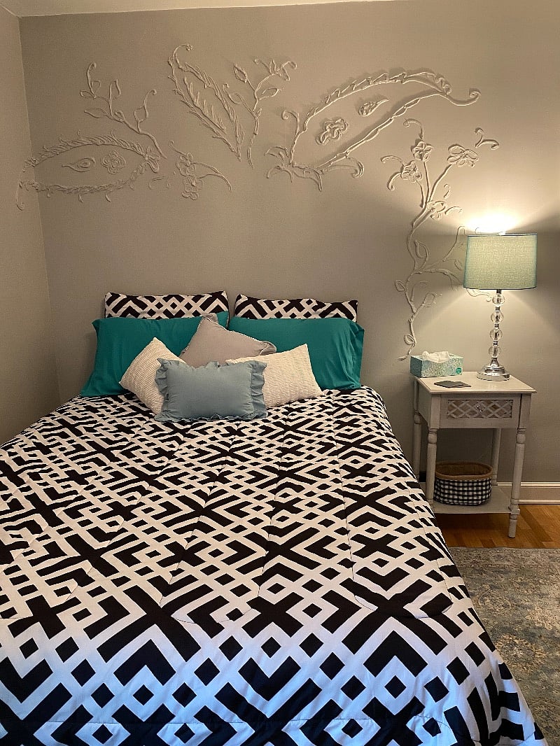 Queen Bed, First Floor