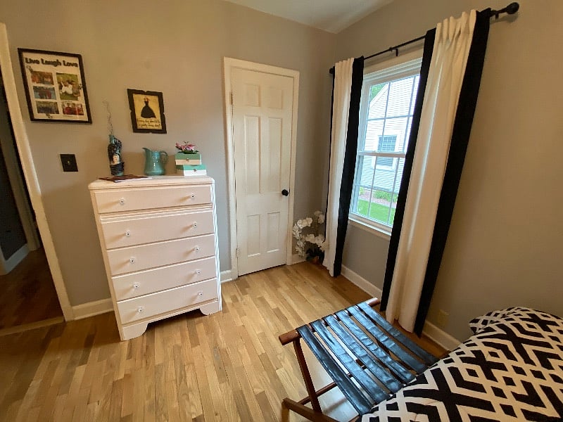 Queen Bed, First Floor